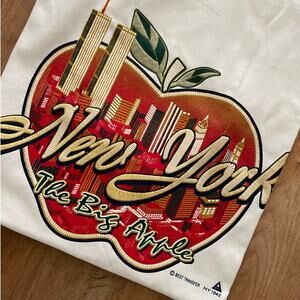 VTG 90s New York Big Apple Graphic T-Shirt Delta Pro-Wight size M USA
